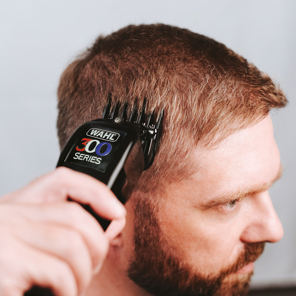מכונת תספורת חשמלית WAHL HOME PRO 300