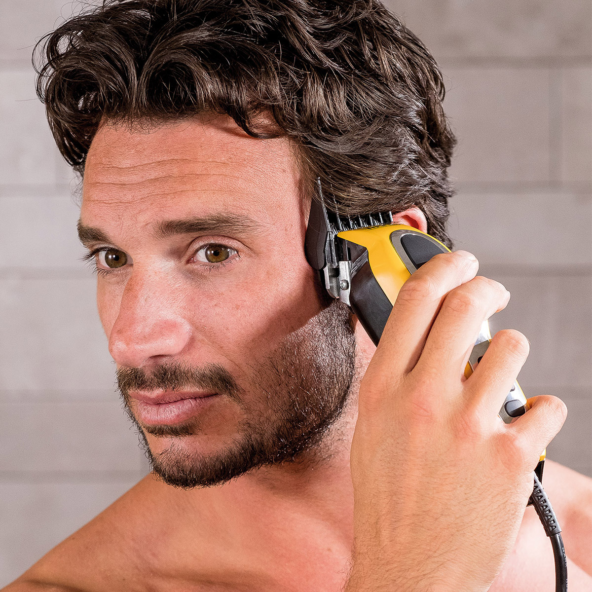 מכונת תספורת מקצועית חשמלית WAHL דגם 79111-1616 מסדרת WAHL CLOSE CUT PRO
